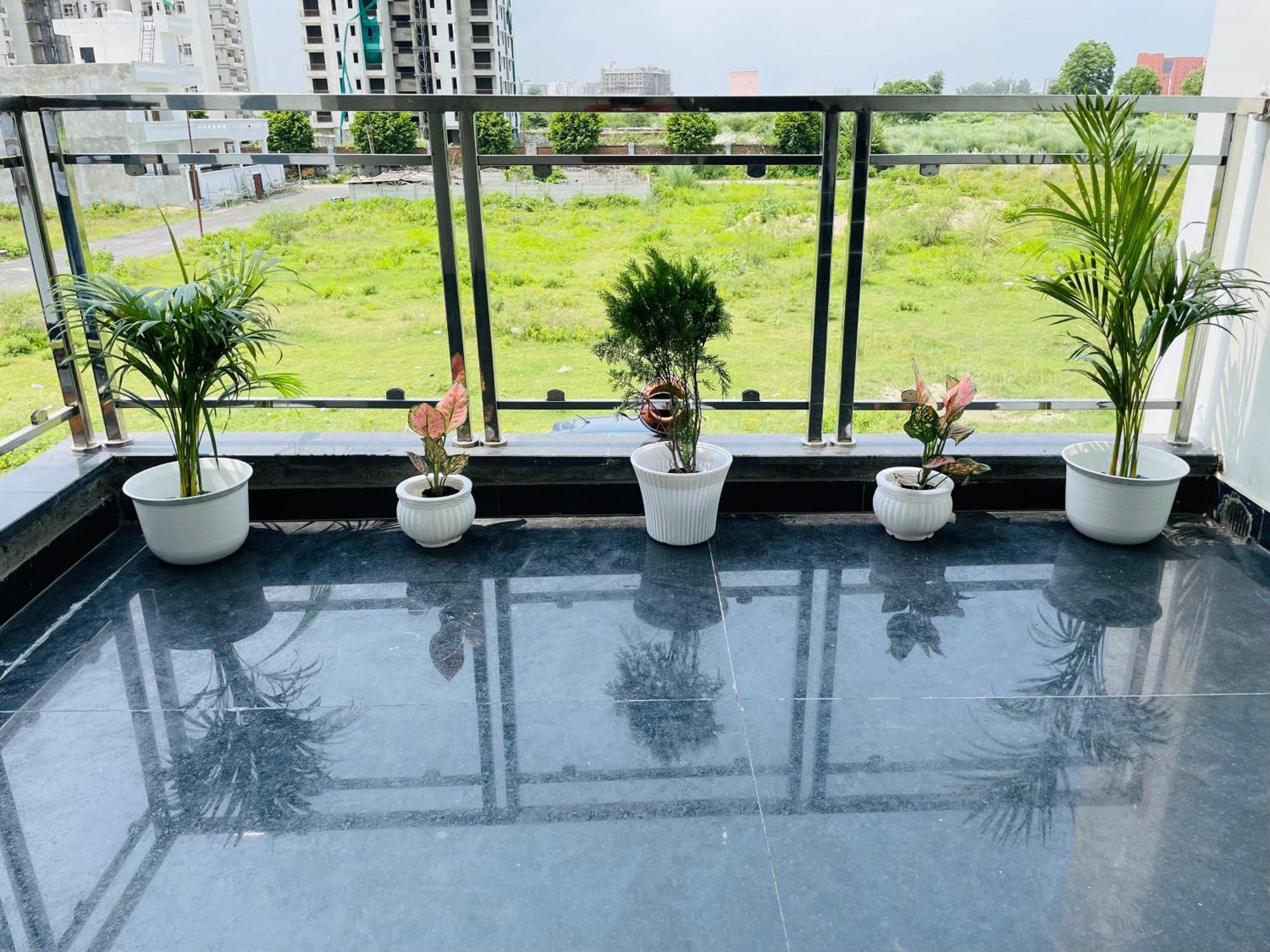Atulyam Stays Sushant Golf City Lucknow Exterior photo