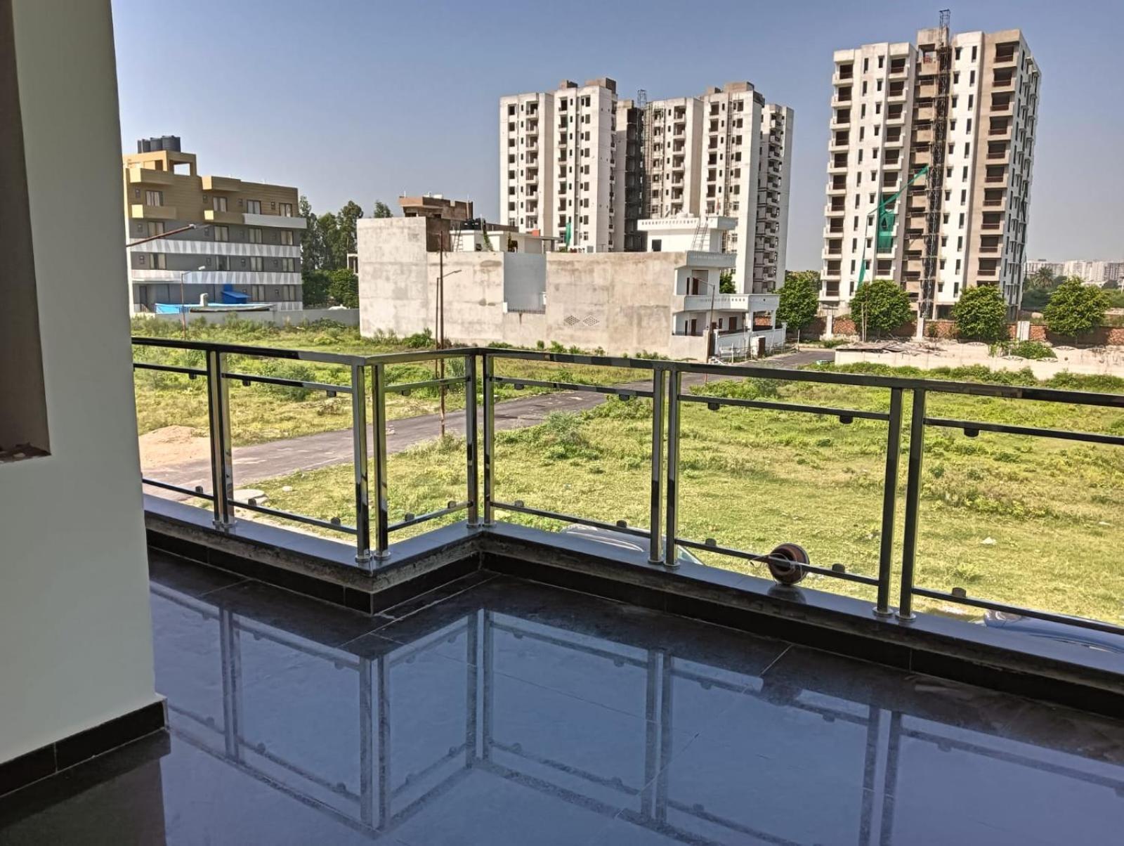 Atulyam Stays Sushant Golf City Lucknow Exterior photo