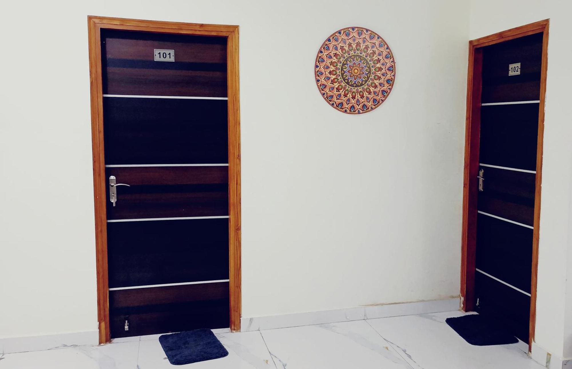 Atulyam Stays Sushant Golf City Lucknow Exterior photo